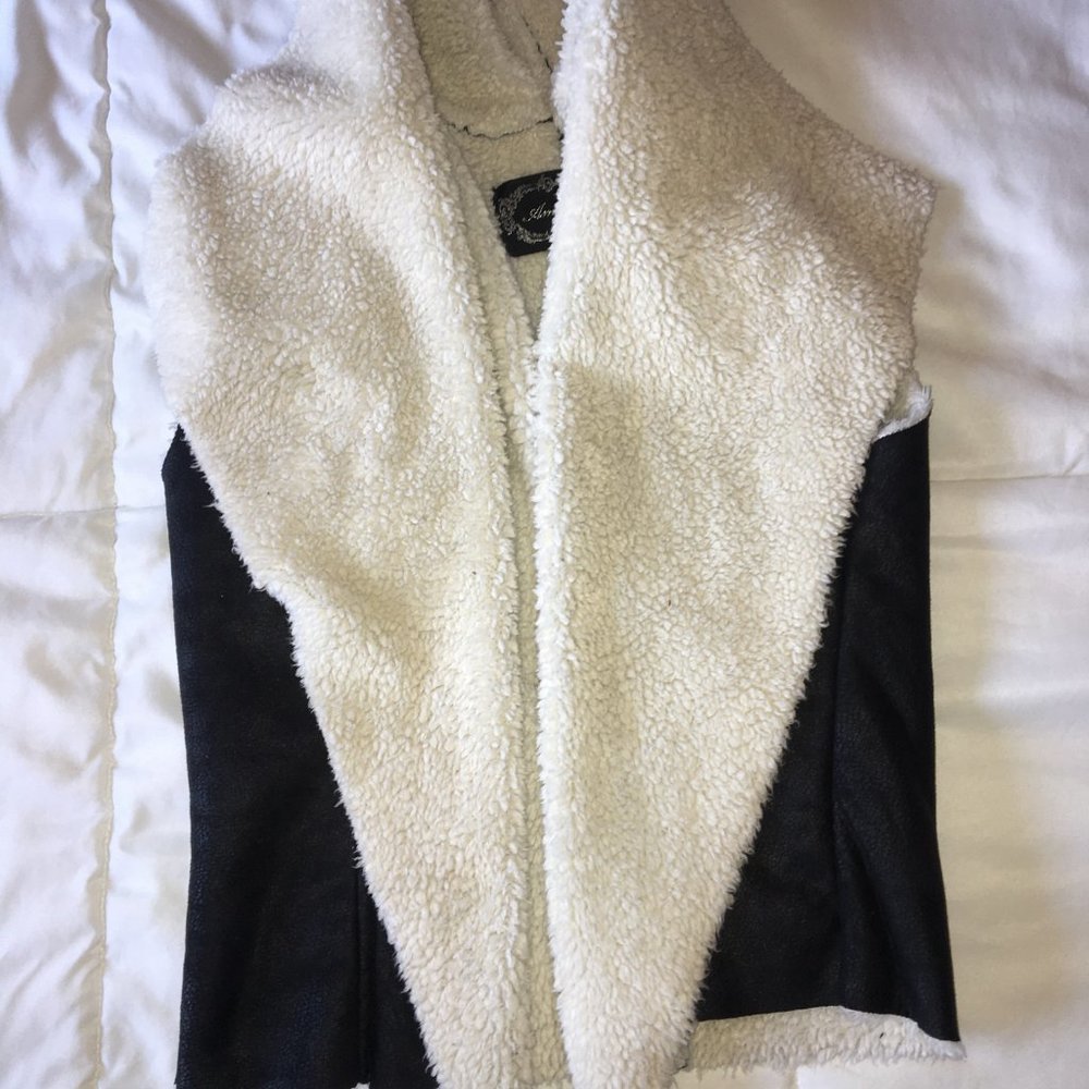Black Fur Vest Women's Size Small
